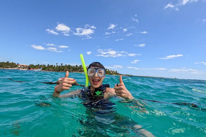 "Private snorkeling with turtles in Akumal + Photos included" - Meet your guides: Alex, Raymundo, Isaac, Carlos, and Reina