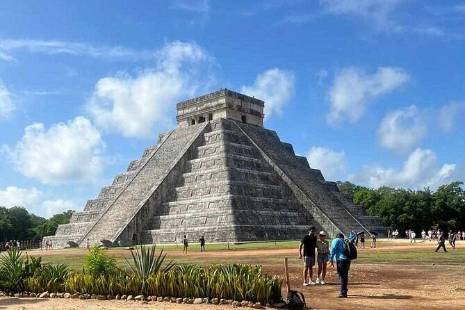 Private Tour: Chichen Itza, Cenote Oxman and Lunch in Valladolid - Valladolid lunch and a quick taste of colonial Valladolid