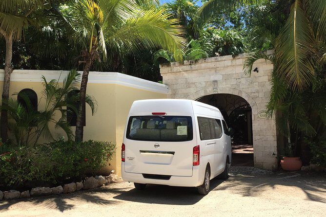 Private Transfer to Xcaret Park, Roundtrip from Playa del Carmen - 9:00 AM Pickup From Hotels and Condos: Door-to-Door Reality