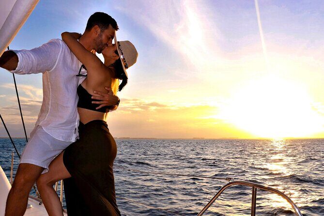 Riviera Maya Luxury Sunset Sailing plus Light Dinner and Open Bar - Puerto Aventuras Marina sunset sailing: what 2 hours feels like