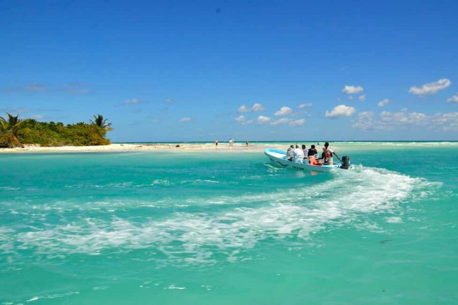 Riviera Maya: Sian Ka'an Reserve Ancient Maya Canals Tour - Xlapak Maya Temple dock: swimming and the 950-meter lazy float