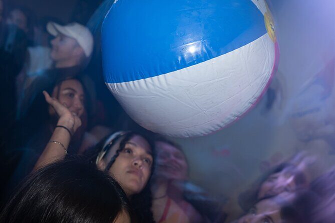 Social Pubcrawl Barcrawl Tulum - Music Style, Party Games, and What to Expect From the Sound