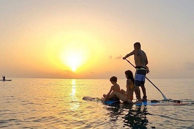 Sunrise Paddle Surf - Paddling With Others: Friendly, Not Crowded