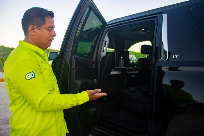 Suv departures from Playa del Carmen to Cancun Airport - Private SUV from Playa del Carmen to the Cancun Airport