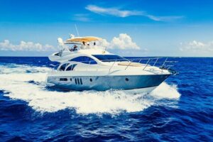 Tulum All Inclusive 4h – Luxury 58' Azimut Yacht - Lunch and premium drinks: what included really means on a yacht