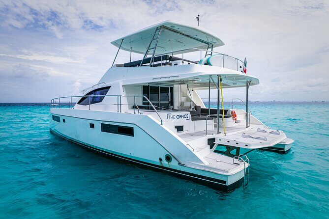 Tulum All Inclusive DJ Party – 51' Leopard PowerCat 4h - Crew and Service: The Stuff You Can Feel Within 15 Minutes
