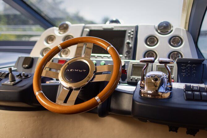 Tulum Luxury Escape – 4h All Inclusive on 43' Private Yacht - Premium bar and attentive crew: The luxury is in the pace