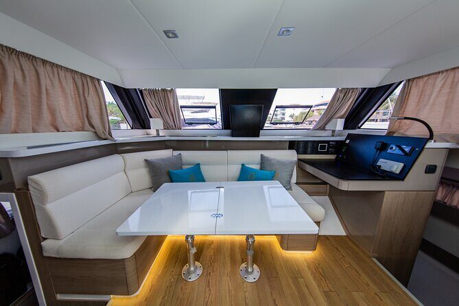 Tulum: Luxury Sail & Snorkel – All Inclusive 34' Catamaran - Onboard dining: a la carte ordering plus a chef who actually cooks