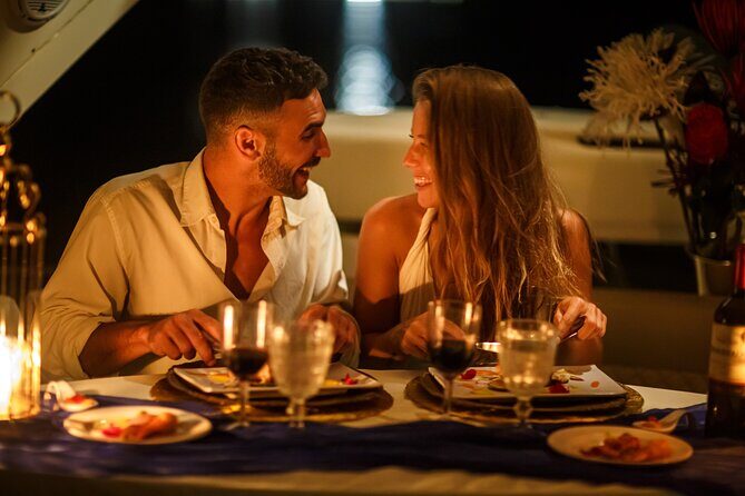 Tulum: Romantic Dinner on 34' Aventura Catamaran – All Inclusive - The 8:00 pm Start in Puerto Aventuras: Timing and logistics that matter