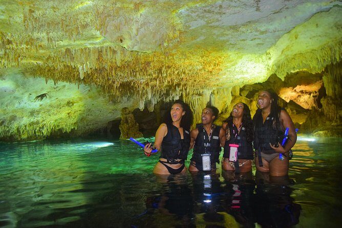 Tulum Xtreme from Riviera Maya - Stop 1: Tulum Archaeological Site on the cliff, with a short window to look around